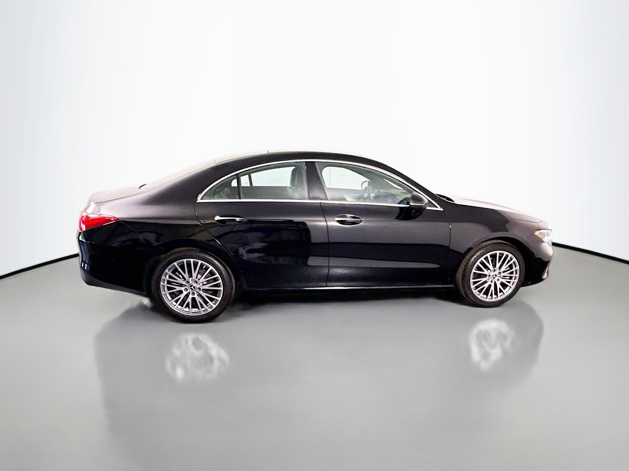 Used 2025 Mercedes-Benz CLA 250 4MATIC image 11