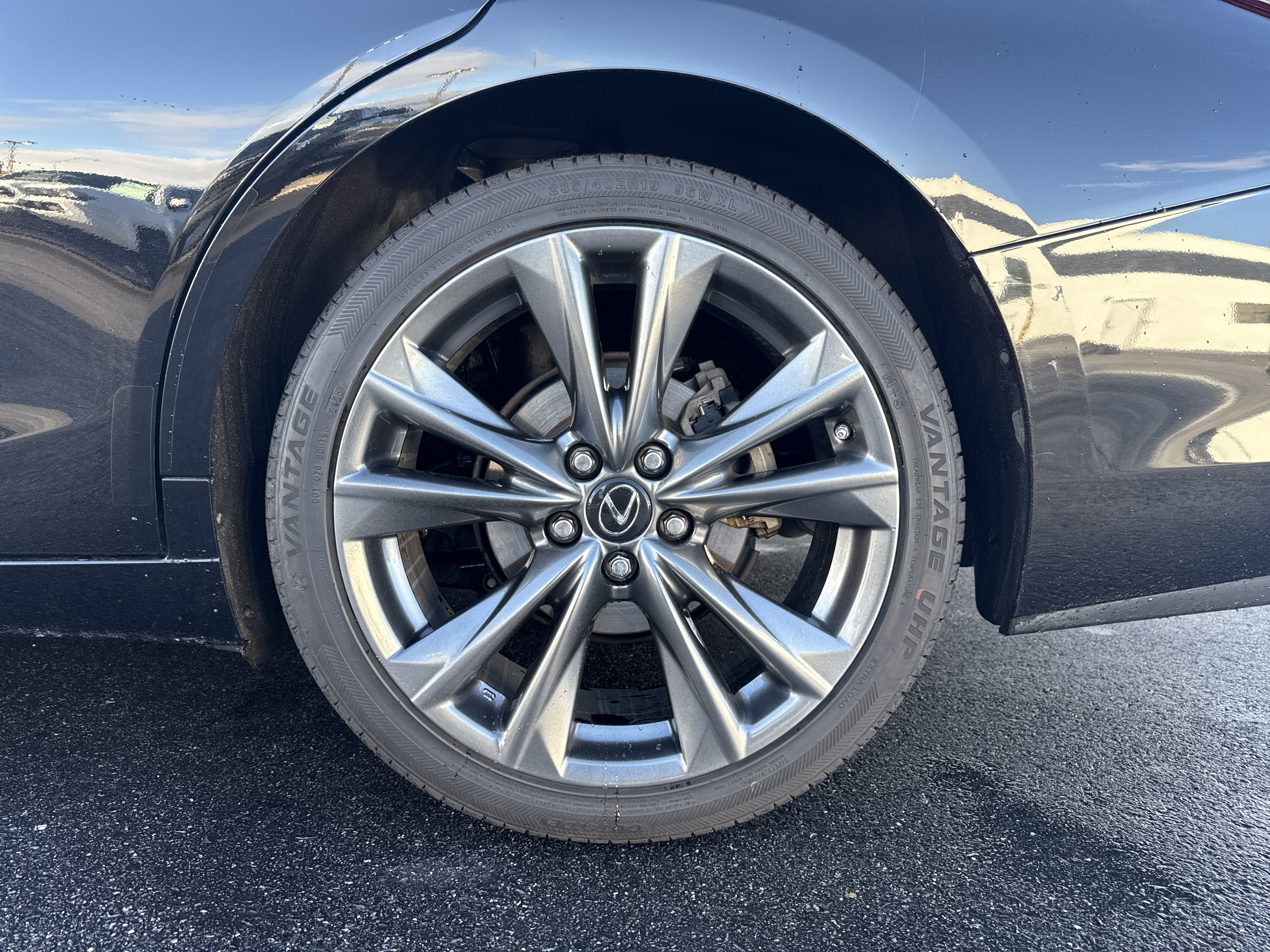 Used 2019 Lexus ES 350 F Sport image 3