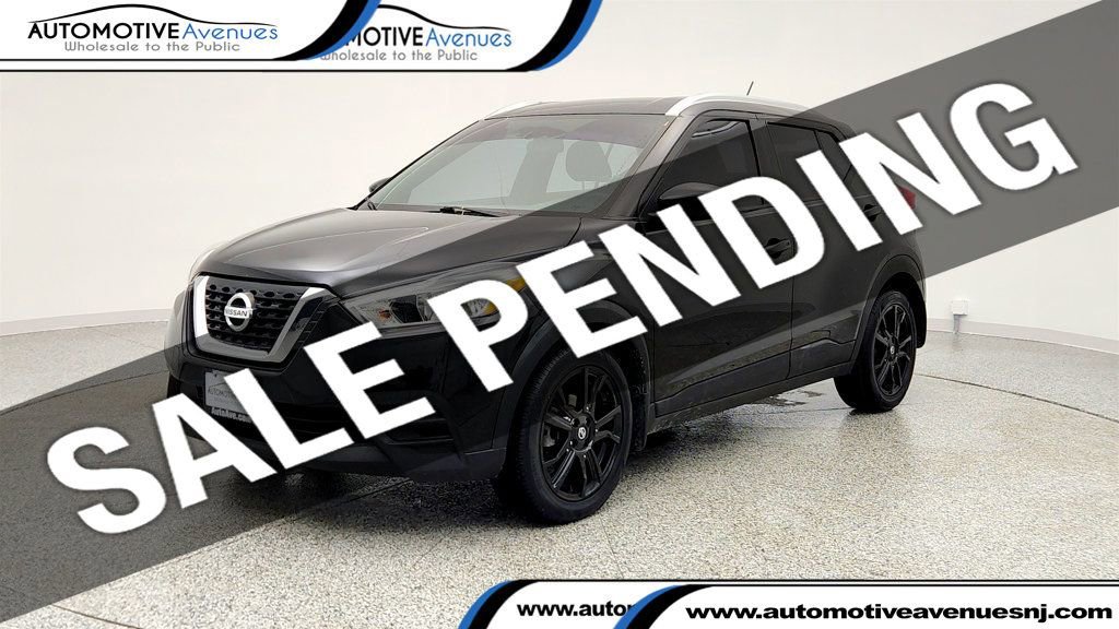 Used 2019 Nissan Kicks SV image 1