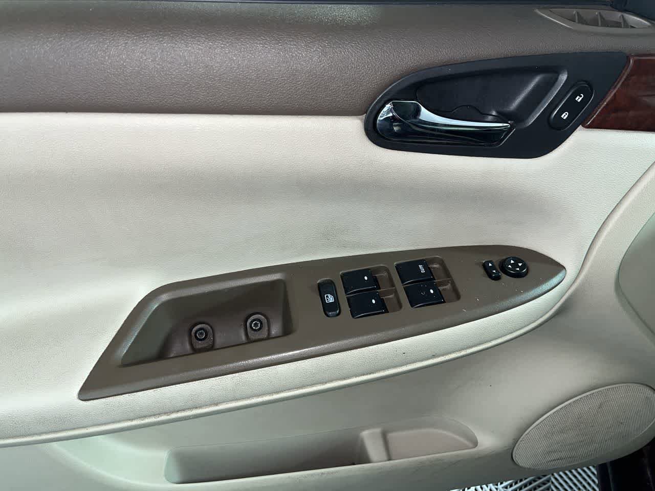 Used 2007 Chevrolet Impala LT w/ Preferred Equipment Group FWD image 13