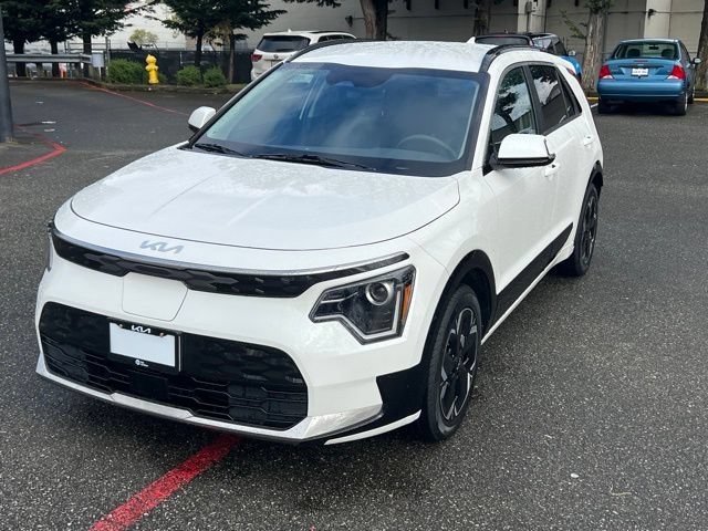 Certified 2025 Kia Niro Wind FWD image 3