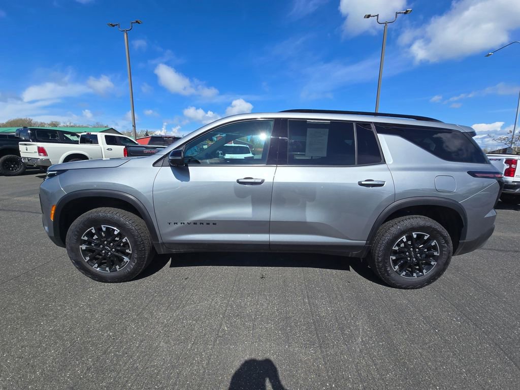 Used 2025 Chevrolet Traverse Z71 w/ LPO, Floor Liner Package AWD/4WD image 7