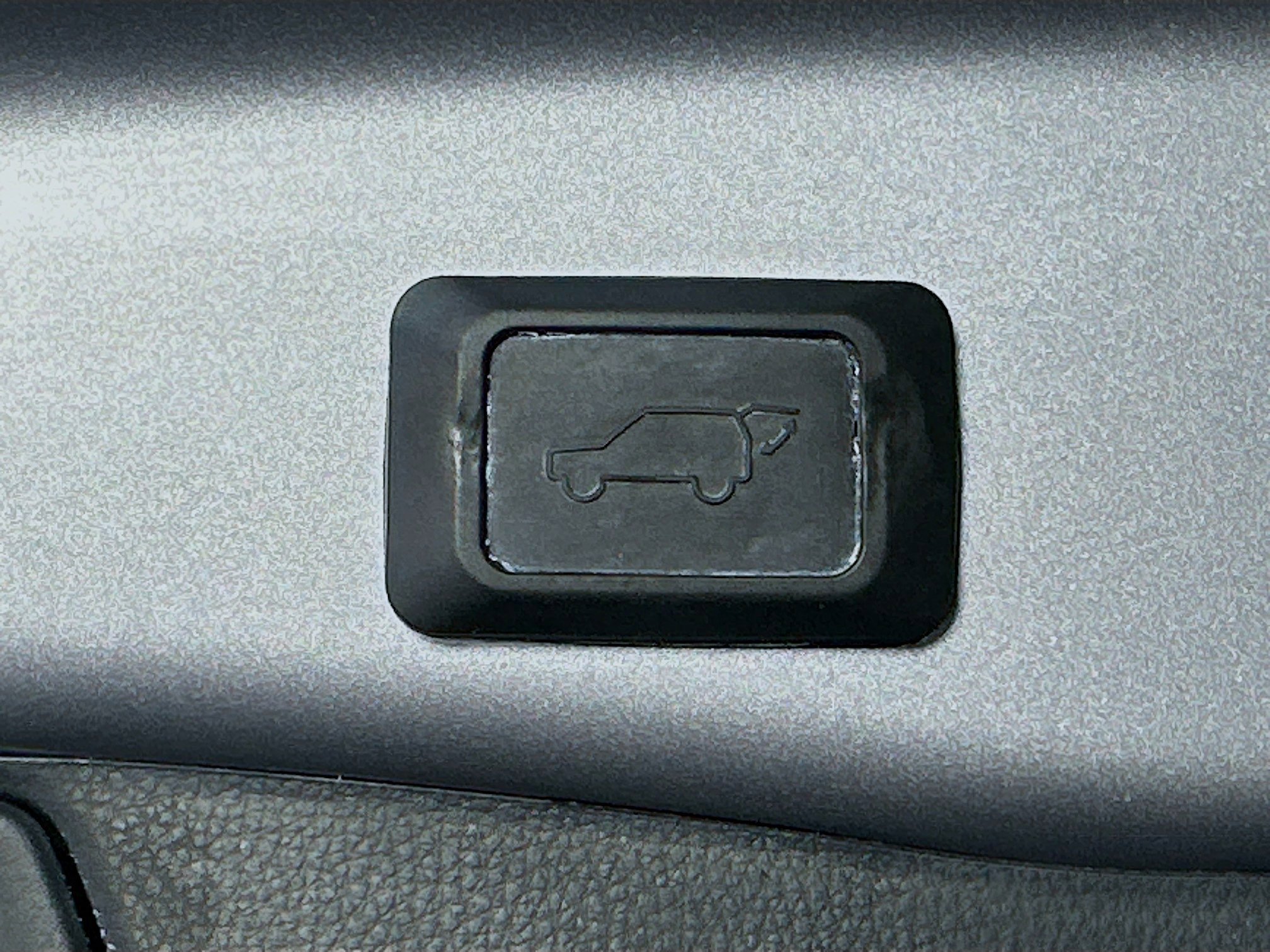 Used 2022 Toyota RAV4 XLE Premium image 29