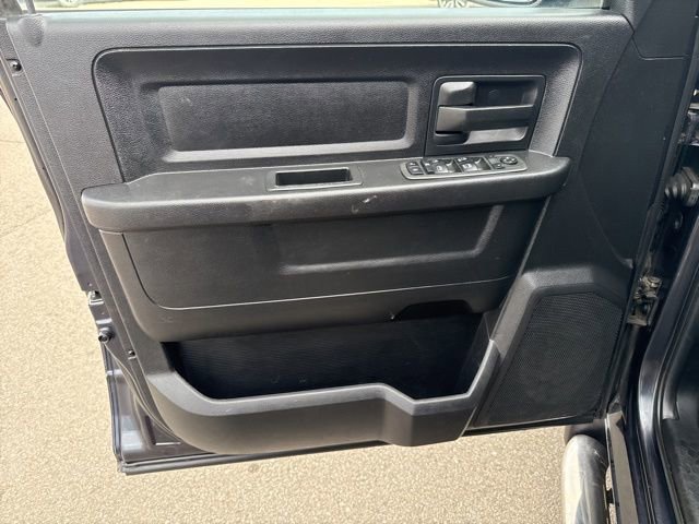 Used 2013 RAM 1500 ST w/ SXT Appearance Group image 15