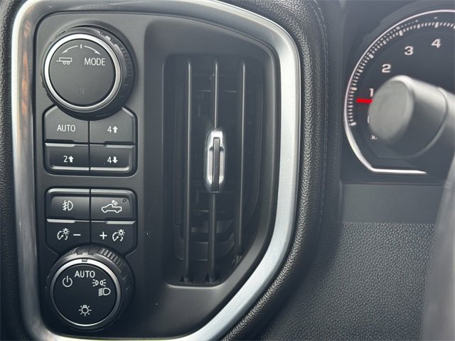 Used 2022 Chevrolet Silverado 1500 LT Trail Boss w/ Convenience Package II image 23