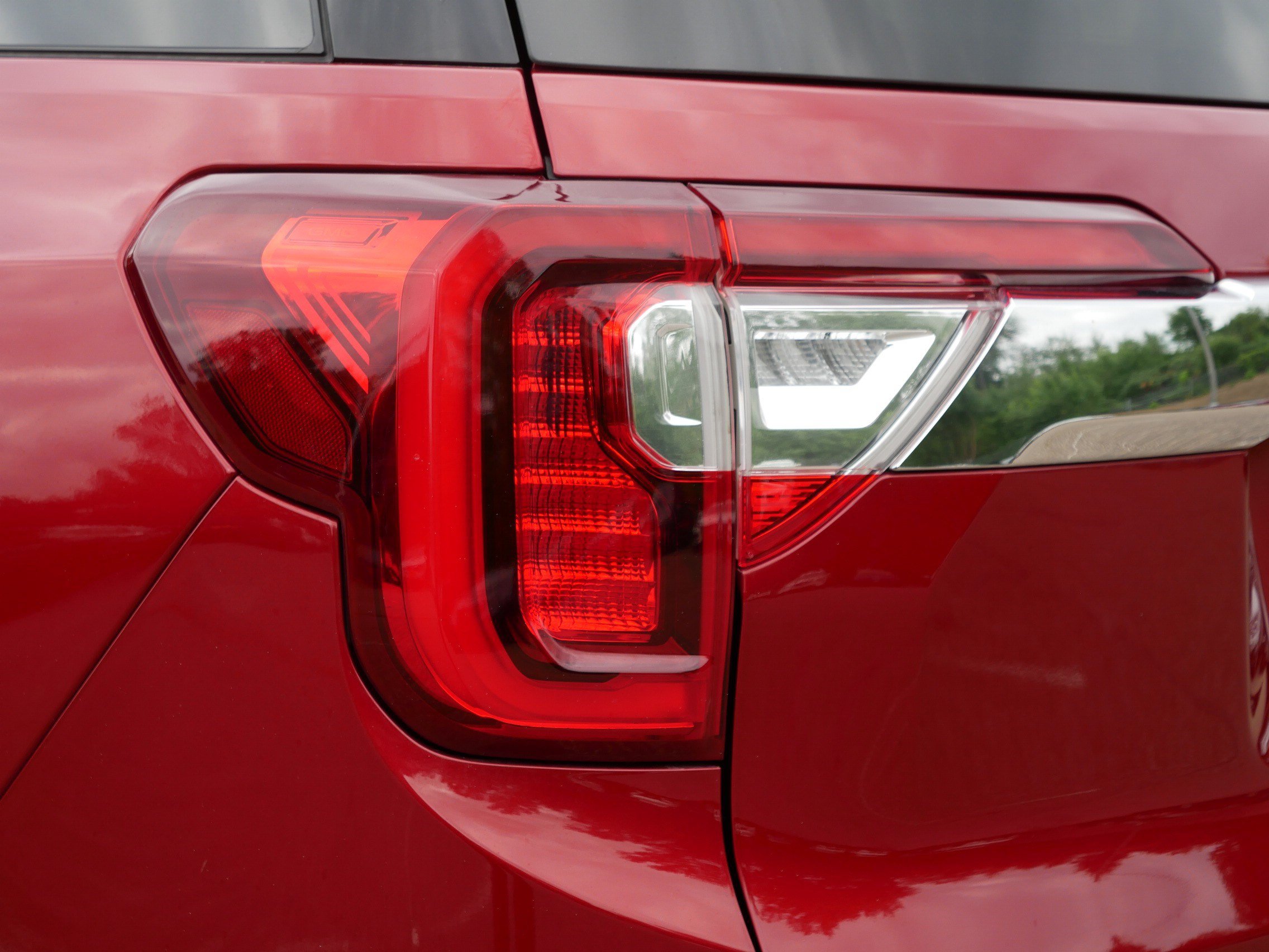 Used 2023 GMC Acadia SLT AWD/4WD image 17