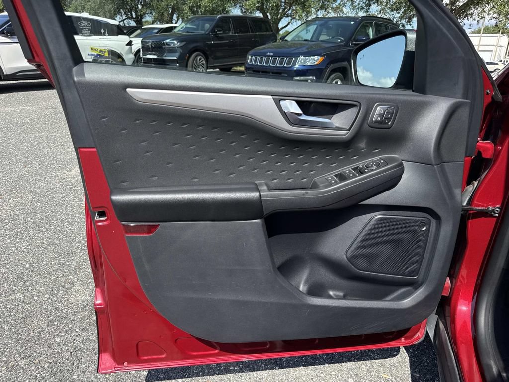 Used 2020 Ford Escape SEL FWD image 18