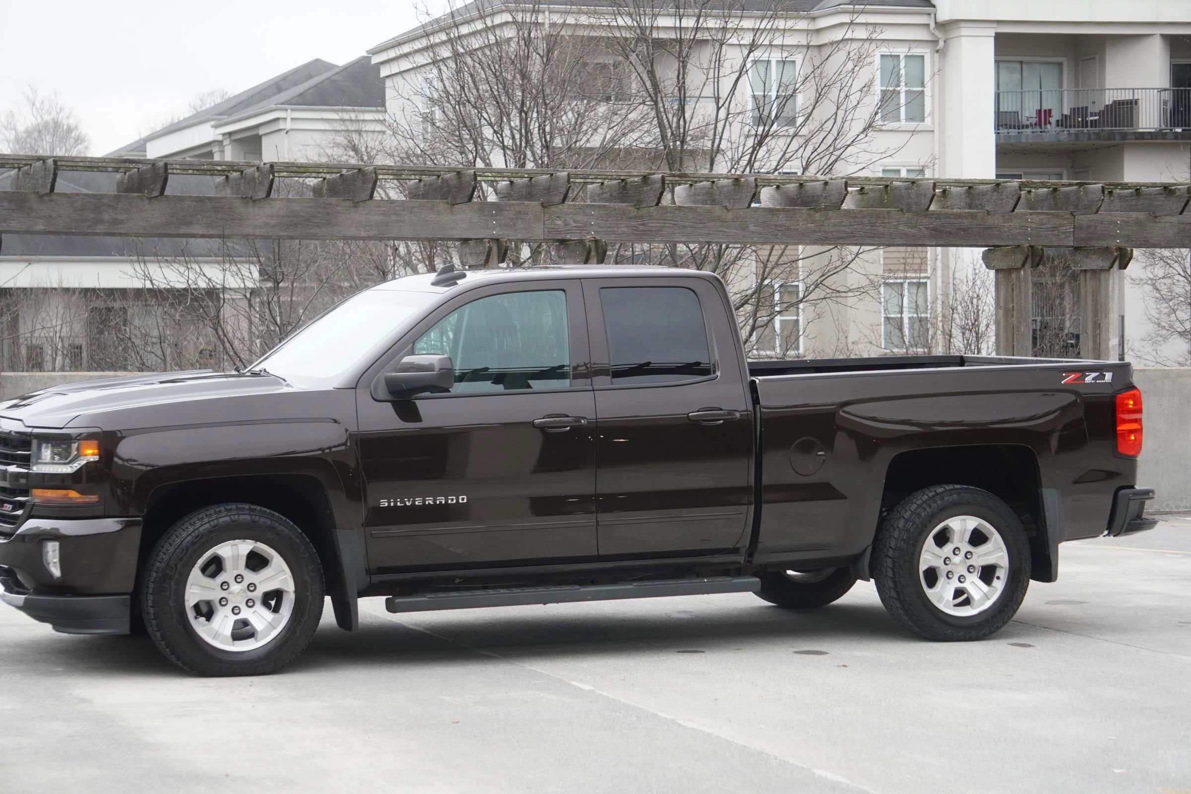 Used 2018 Chevrolet Silverado 1500 LT w/ All Star Edition AWD/4WD image 9
