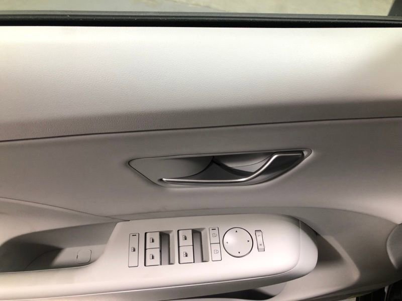 New 2026 Hyundai Kona SEL Premium image 16