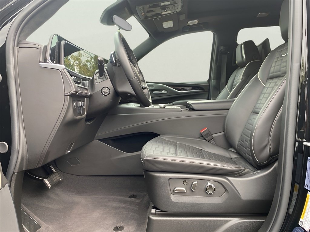 Certified 2024 Cadillac Escalade ESV V w/ Heavy-Duty Trailer Package image 12