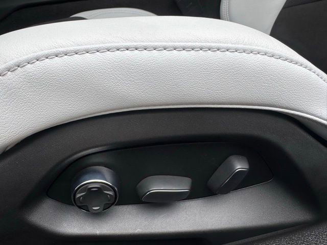 Used 2025 Chevrolet Corvette Z06 image 13