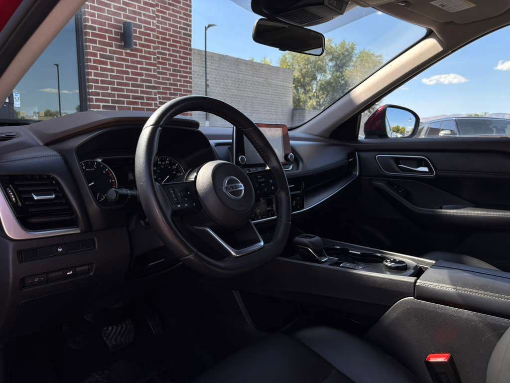 Used 2021 Nissan Rogue SV w/ Premium Package image 26