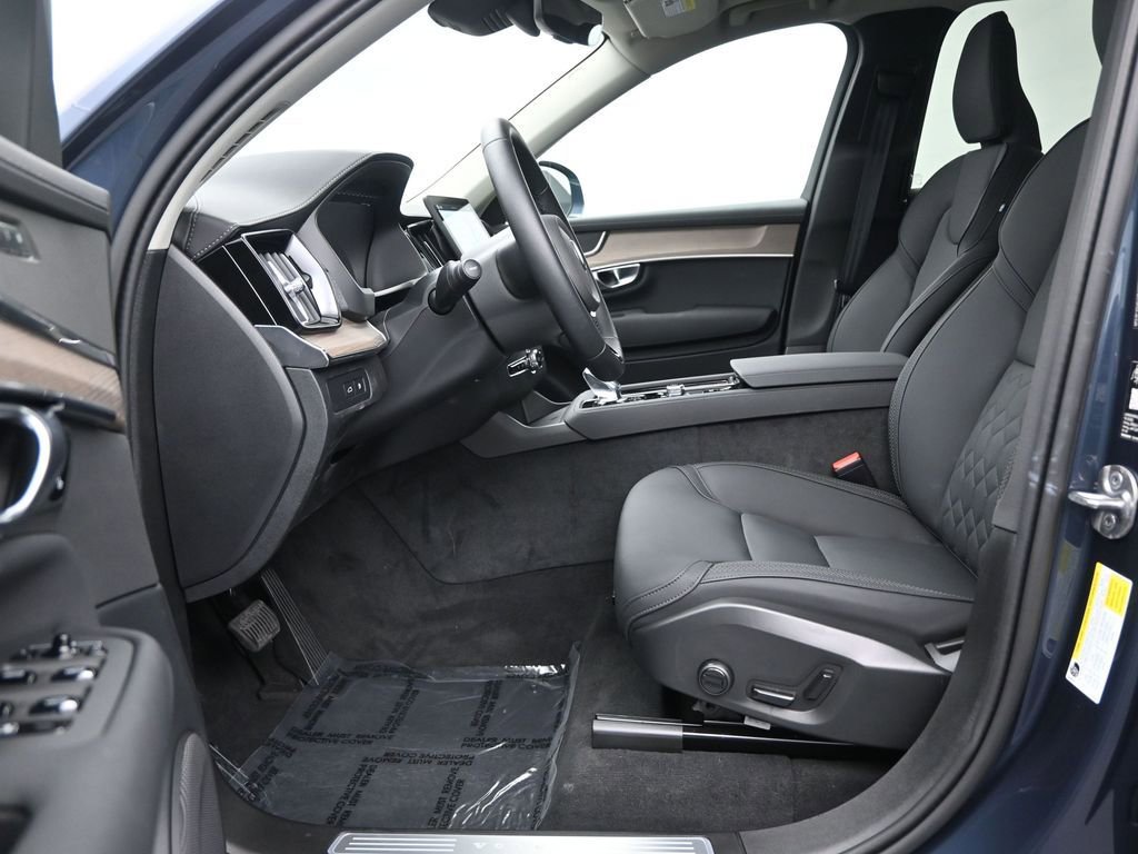 New 2026 Volvo XC90 T8 Core AWD/4WD image 11