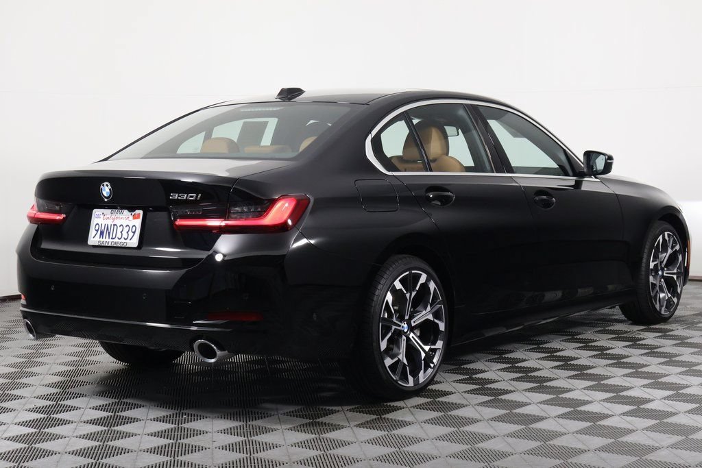 Used 2026 BMW 330i Sedan w/ Convenience Package RWD image 4