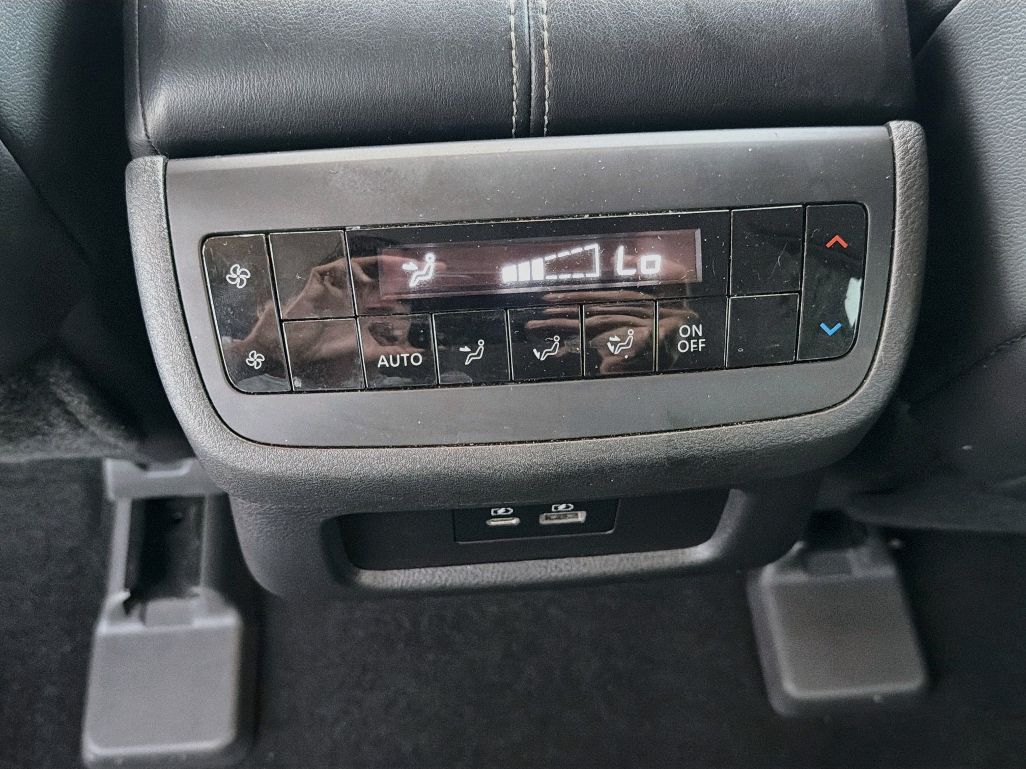 Used 2022 Nissan Pathfinder SL w/ SL Black Package FWD image 20
