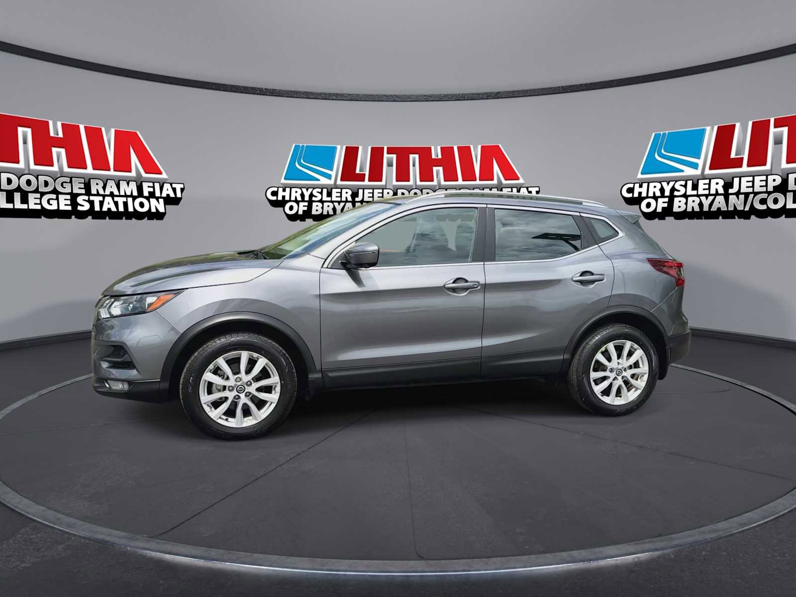 Used 2022 Nissan Rogue Sport SV w/ Technology Package image 4