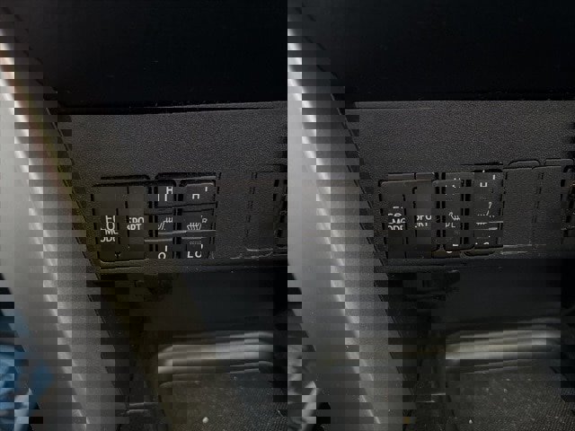 Used 2018 Toyota RAV4 XLE image 19