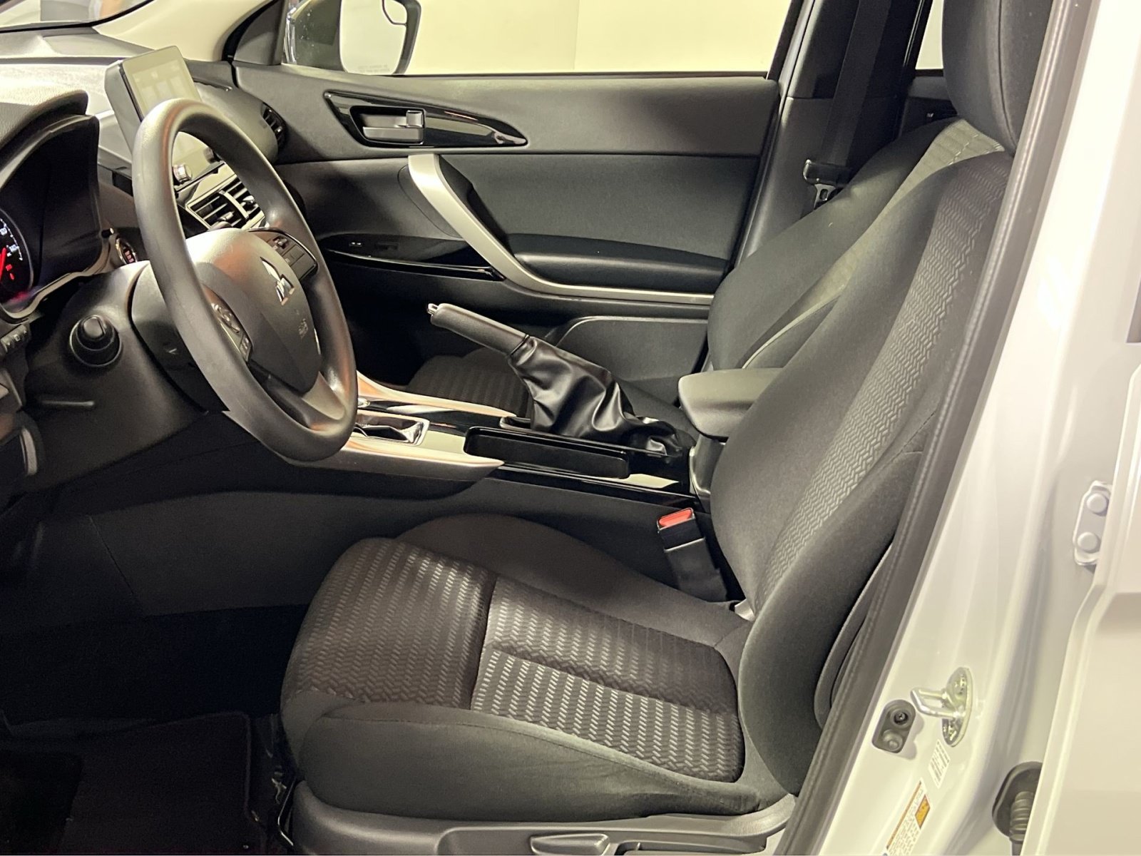 Used 2024 Mitsubishi Eclipse Cross AWD image 14