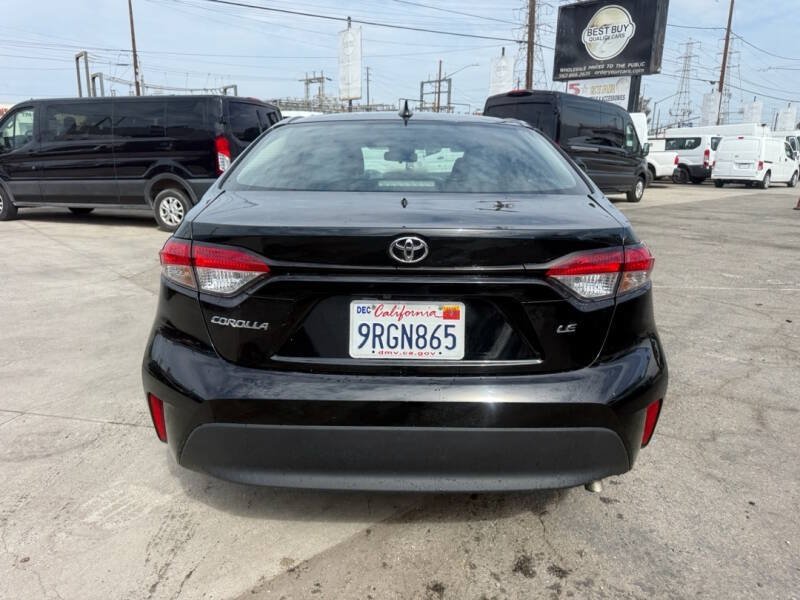 Used 2025 Toyota Corolla LE FWD image 5