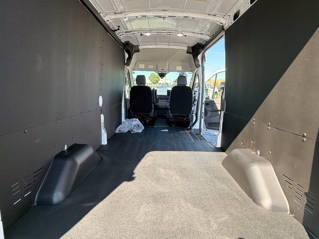 New 2027 Ford Transit 250 148 Medium Roof w/ Load Area Protection Package RWD image 32