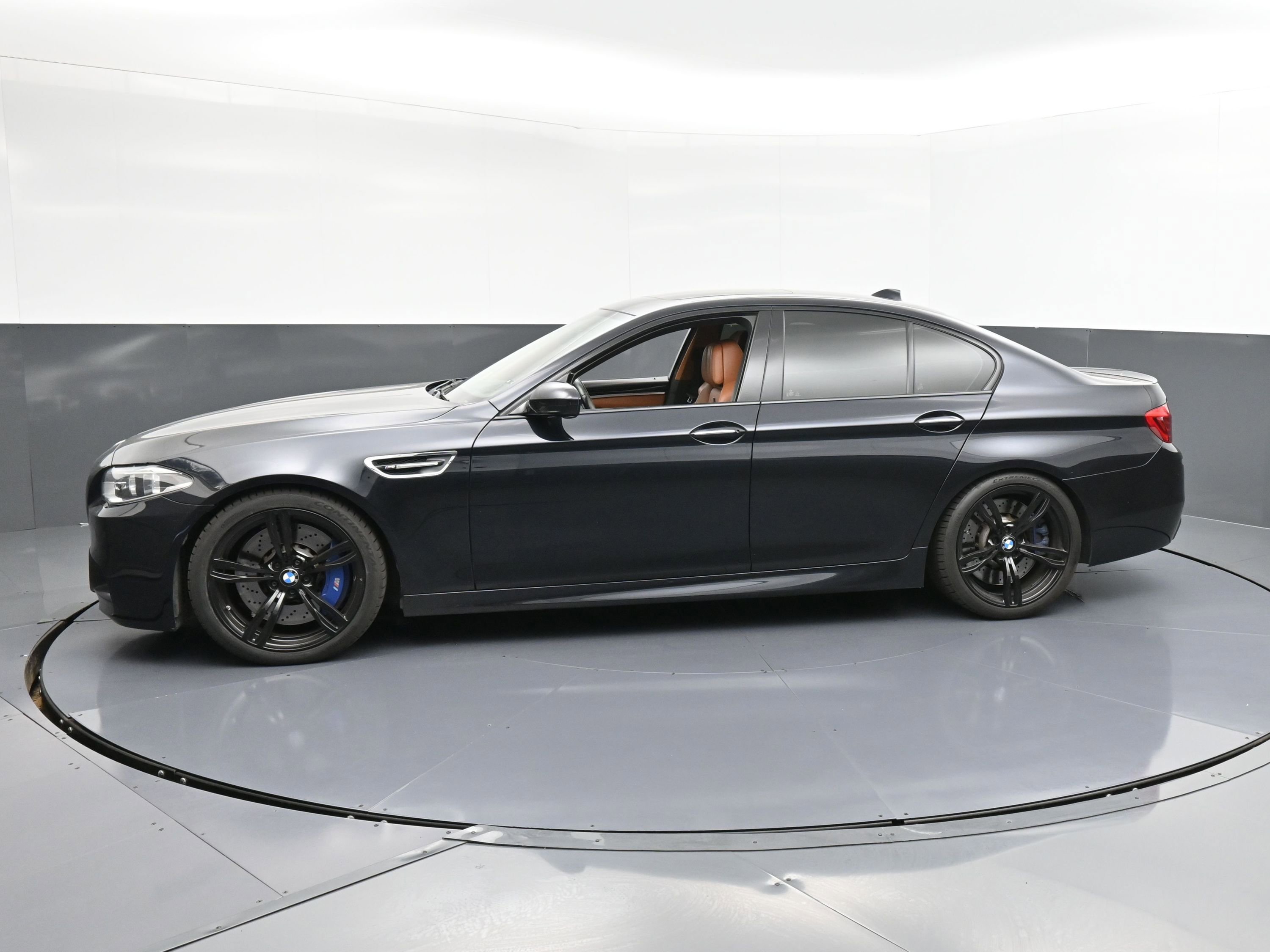 Used 2015 BMW M5 image 5