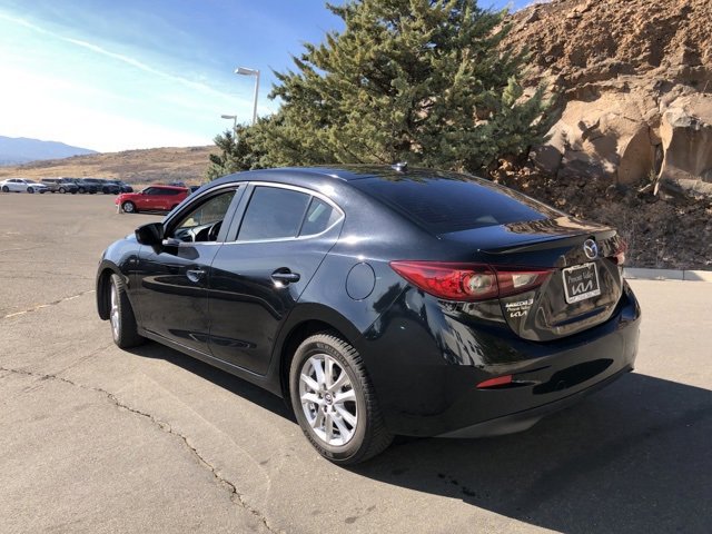 Used 2016 MAZDA MAZDA3 i Touring w/ Popular Equipment Package image 11