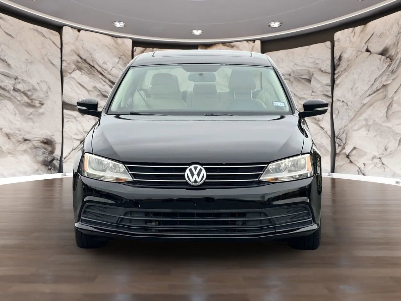Used 2017 Volkswagen Jetta SE image 2