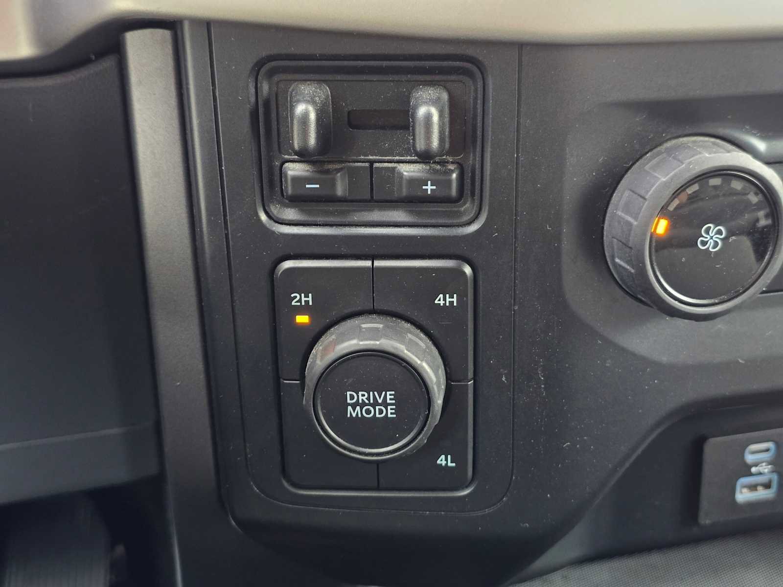 Used 2022 Ford F150 XLT w/ Trailer Tow Package image 34