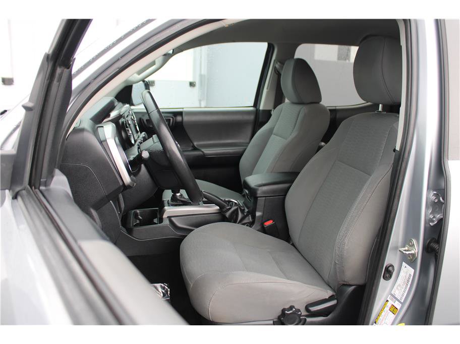 Used 2017 Toyota Tacoma SR5 w/ Tow Package image 7