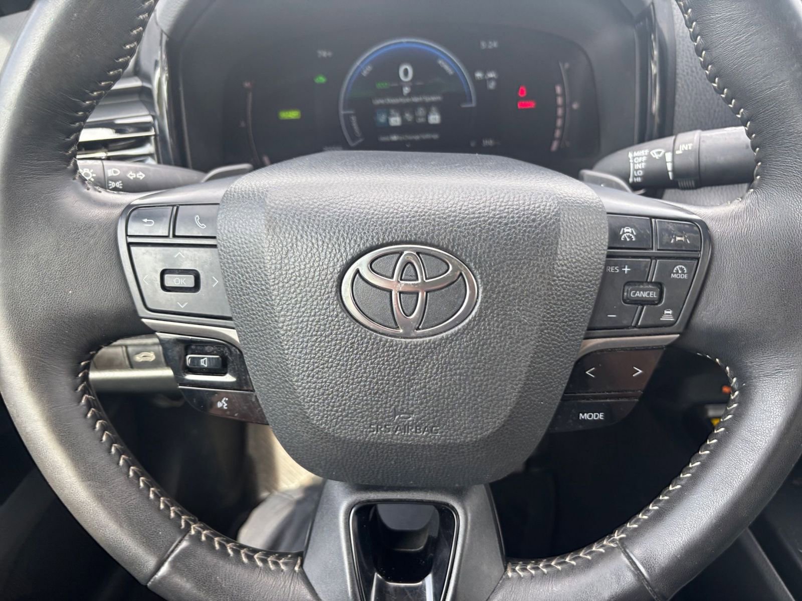 Used 2025 Toyota Camry SE image 25