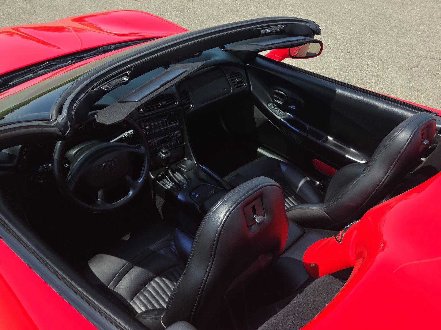 Used 2004 Chevrolet Corvette Convertible w/ Preferred Equipment Group RWD image 19