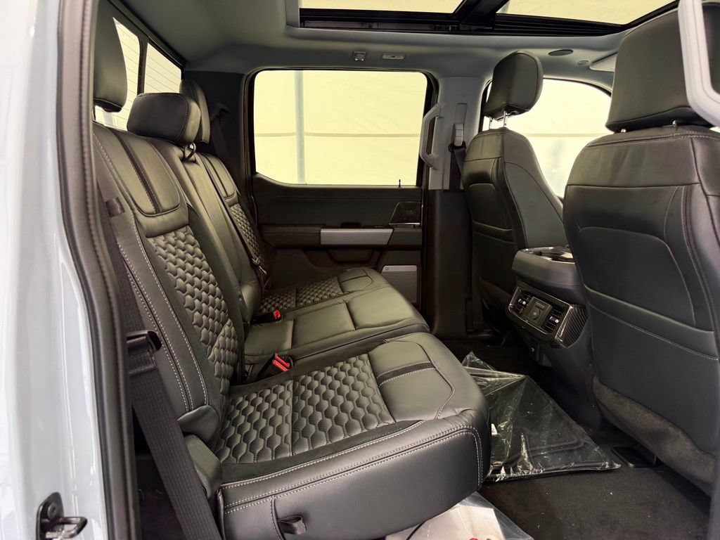 New 2026 Ford F250 Lariat w/ Black Appearance Package AWD/4WD image 27