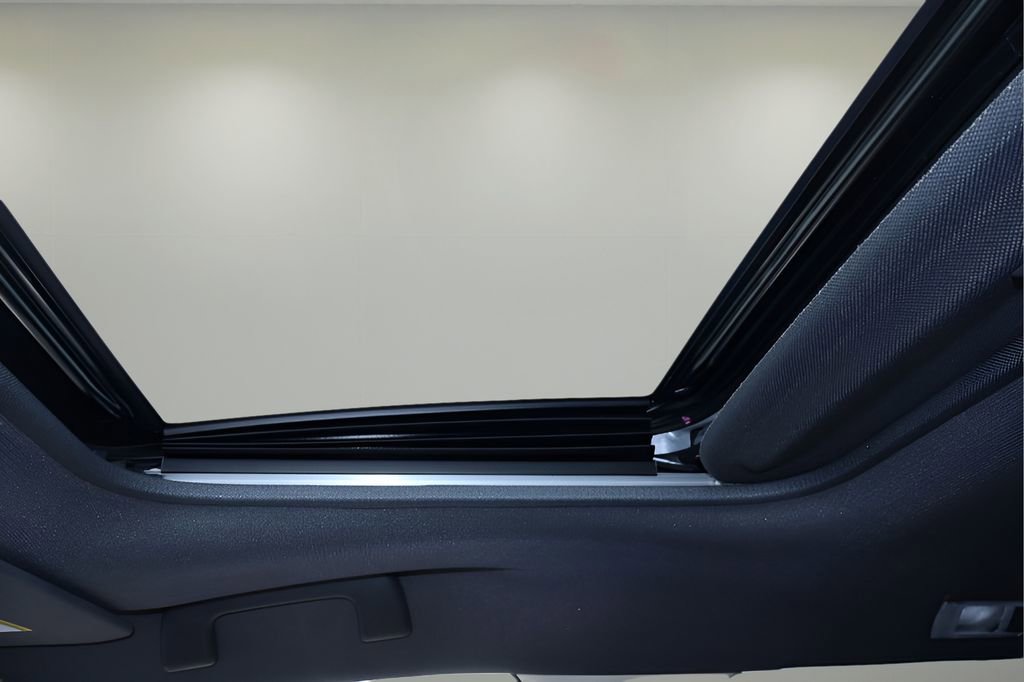 Certified 2022 Toyota Sienna Limited image 27