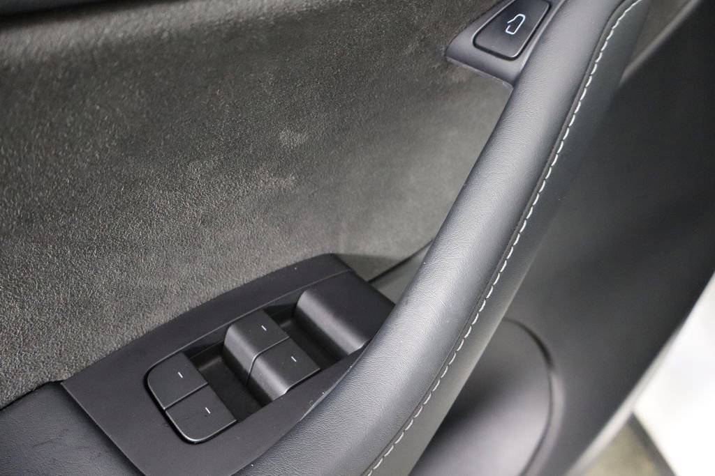 Used 2022 Tesla Model Y Long Range image 15