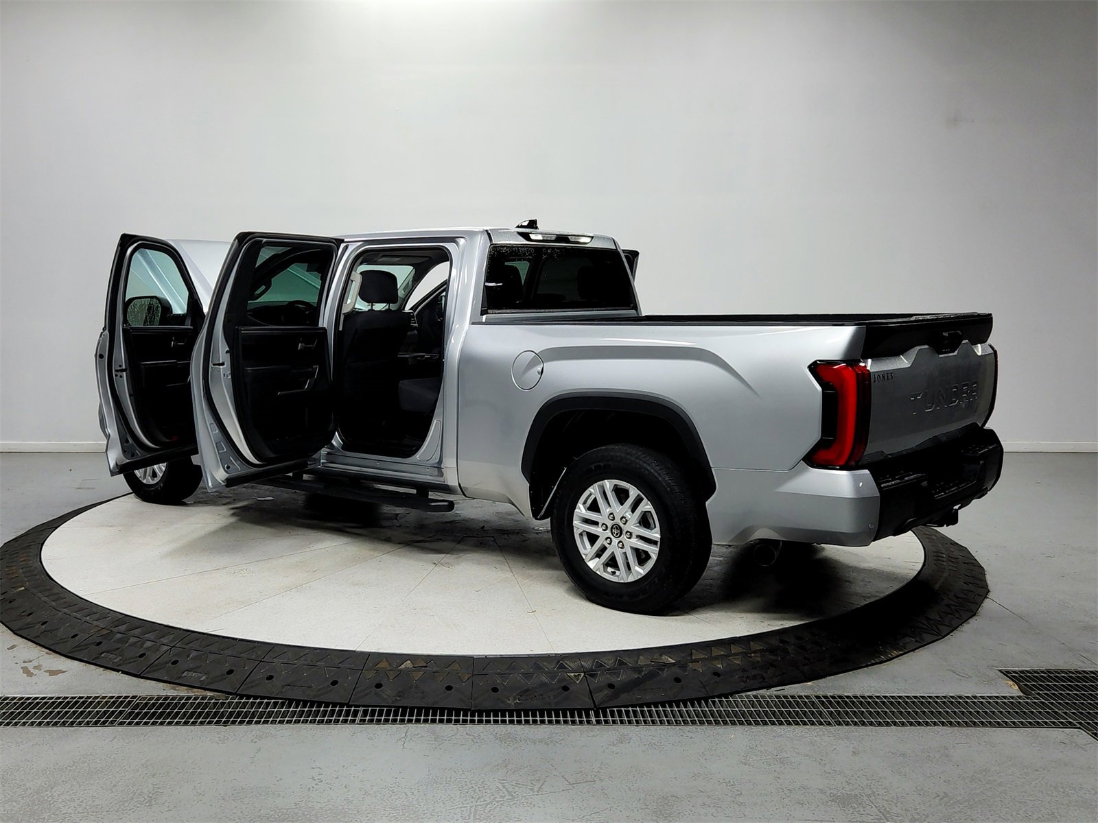 Used 2022 Toyota Tundra SR5 image 13