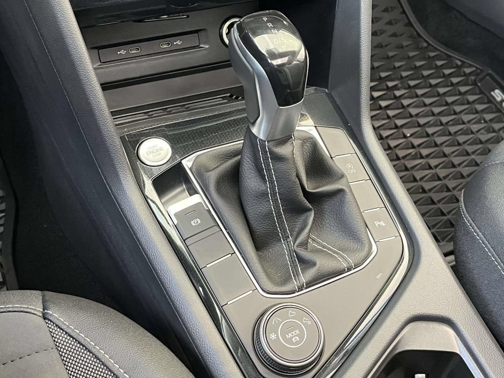 New 2025 Volkswagen Taos SE AWD/4WD image 25