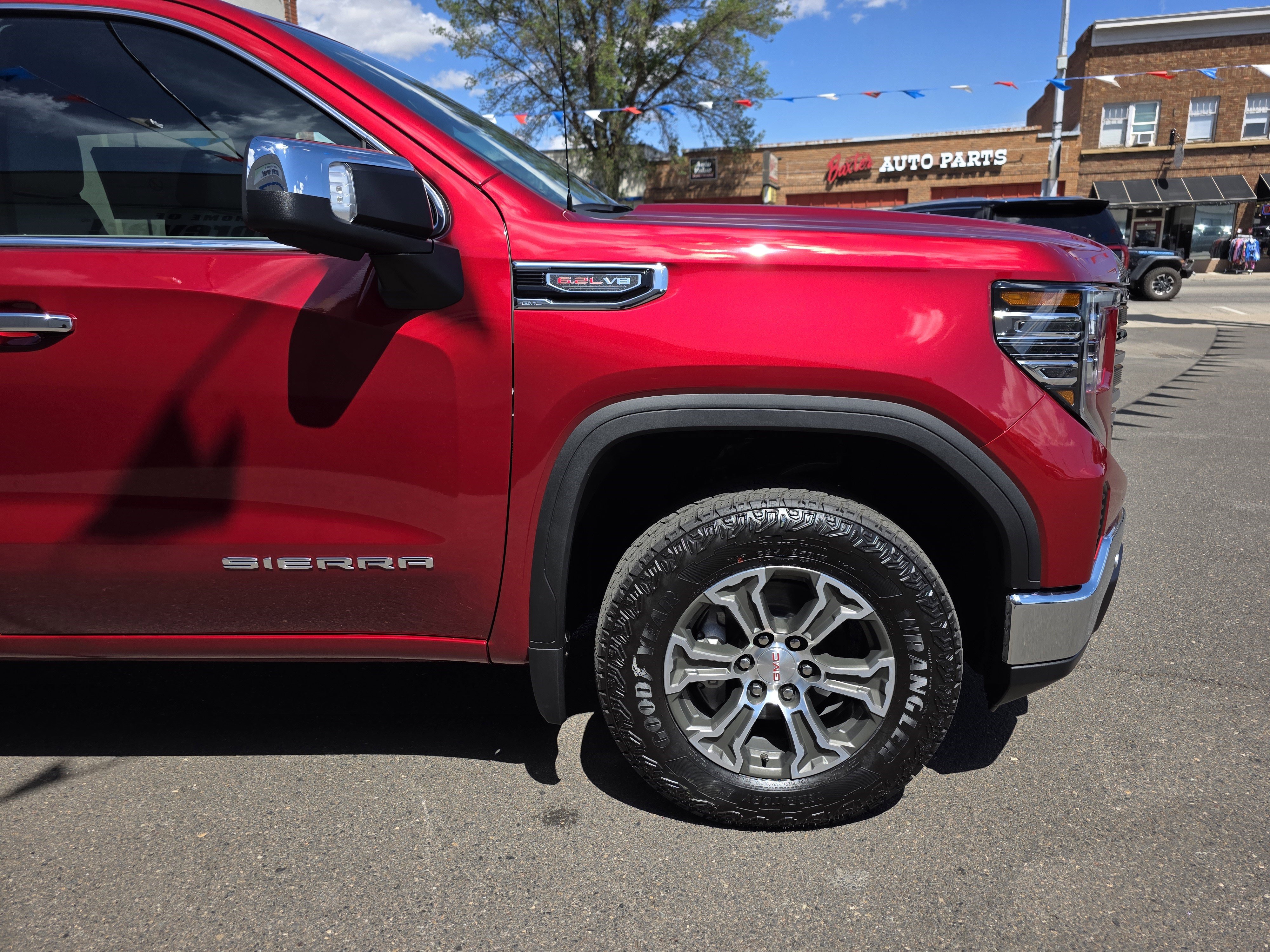 New 2026 GMC Sierra 1500 SLT w/ SLT Convenience Package image 12