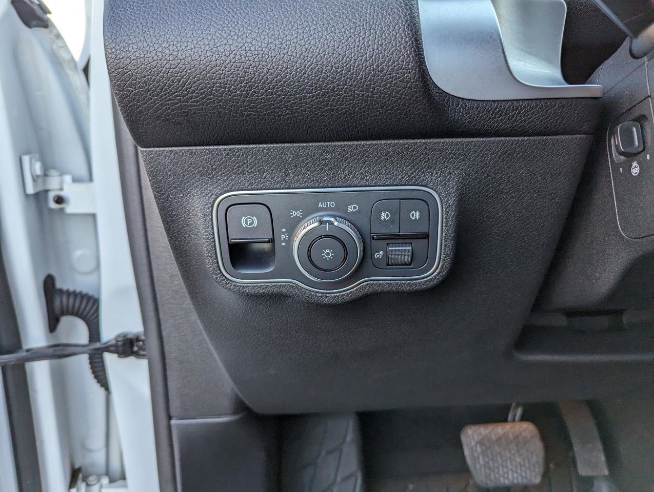 Used 2023 Mercedes-Benz GLB 250 GLB 250 4MATIC SUV image 15