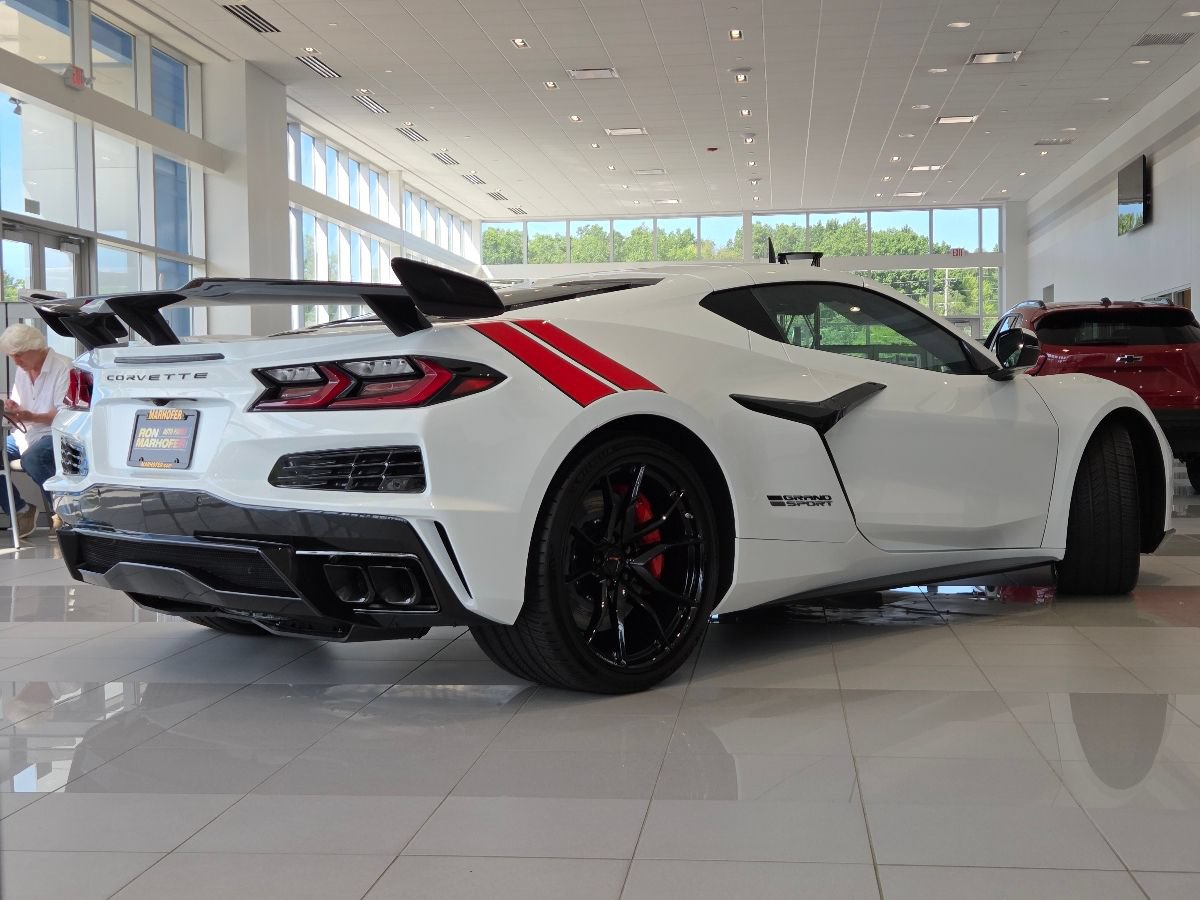 New 2027 Chevrolet Corvette Grand Sport w/ Grand Sport Launch Edition RWD image 23