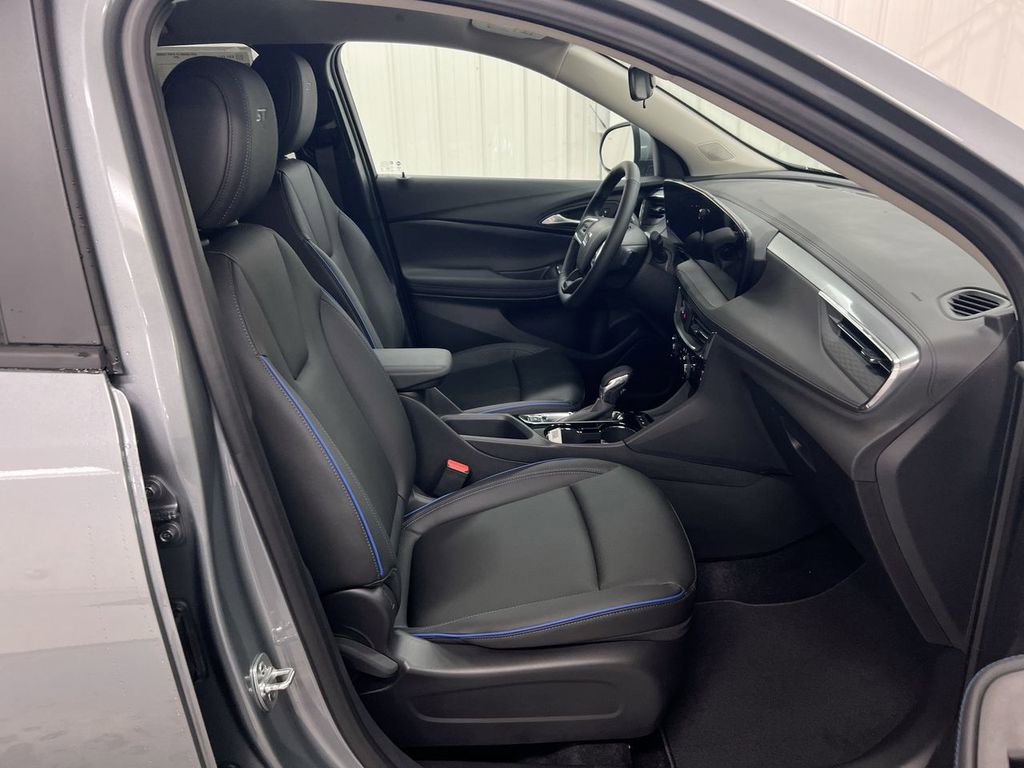 Used 2025 Buick Encore GX Sport Touring w/ Comfort Package AWD/4WD image 21