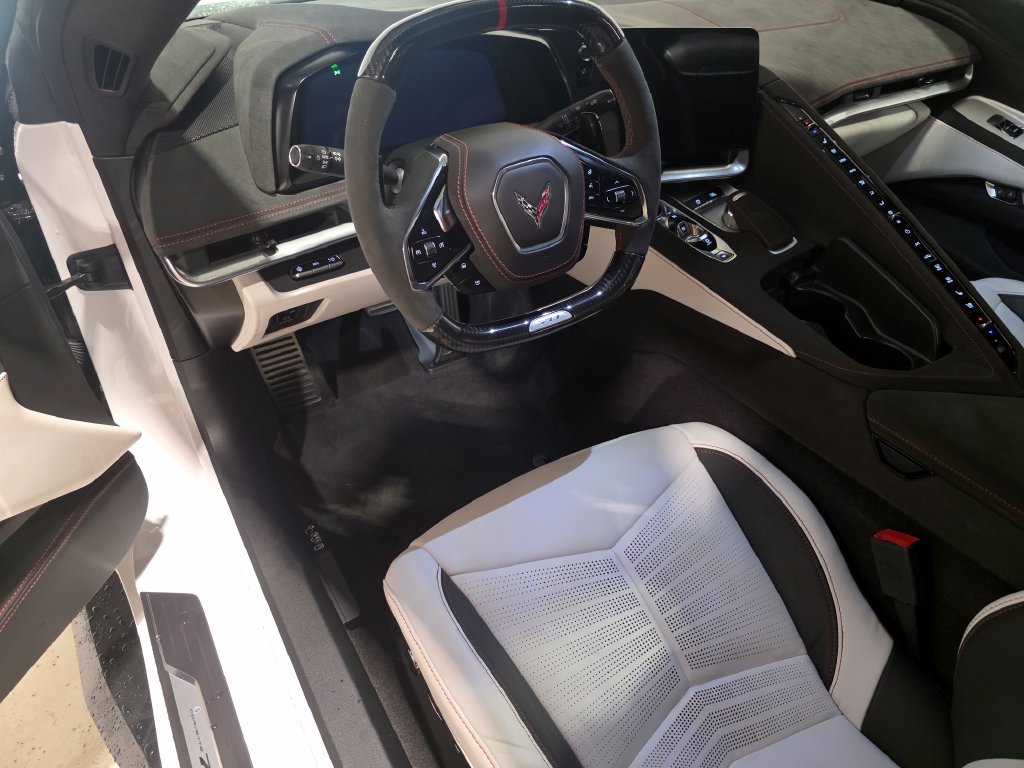 Used 2023 Chevrolet Corvette Z06 RWD image 10