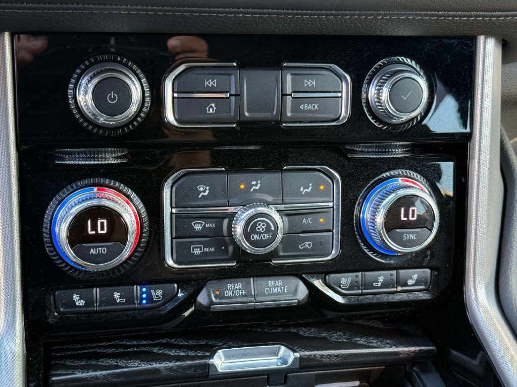 Used 2021 GMC Yukon Denali w/ Advanced Technology Package AWD/4WD image 27