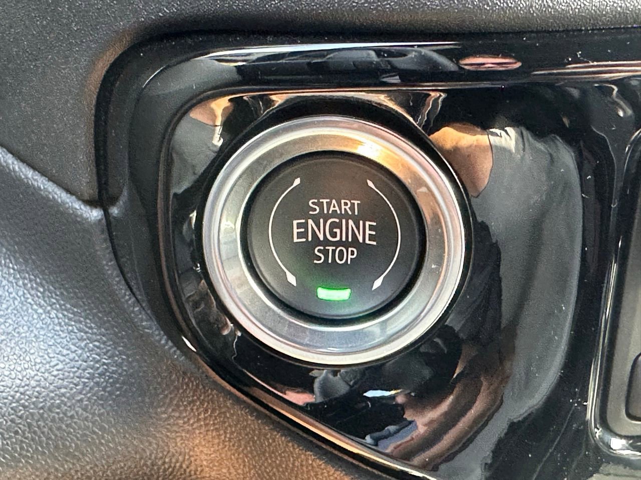 Used 2026 Chevrolet Silverado 1500 ZR2 w/ Dark Appearance Package image 30