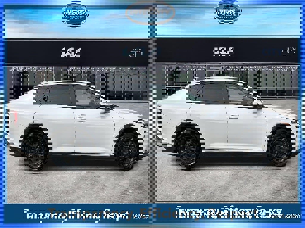 Certified 2025 Kia K4 LXS image 2