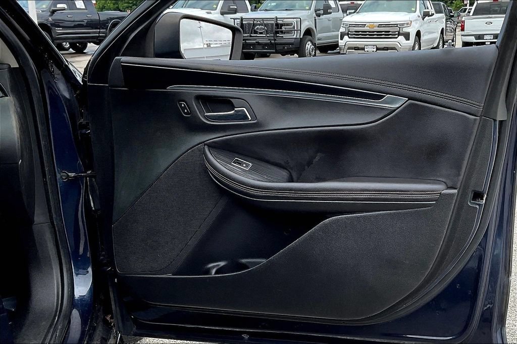 Used 2018 Chevrolet Impala LT FWD image 18
