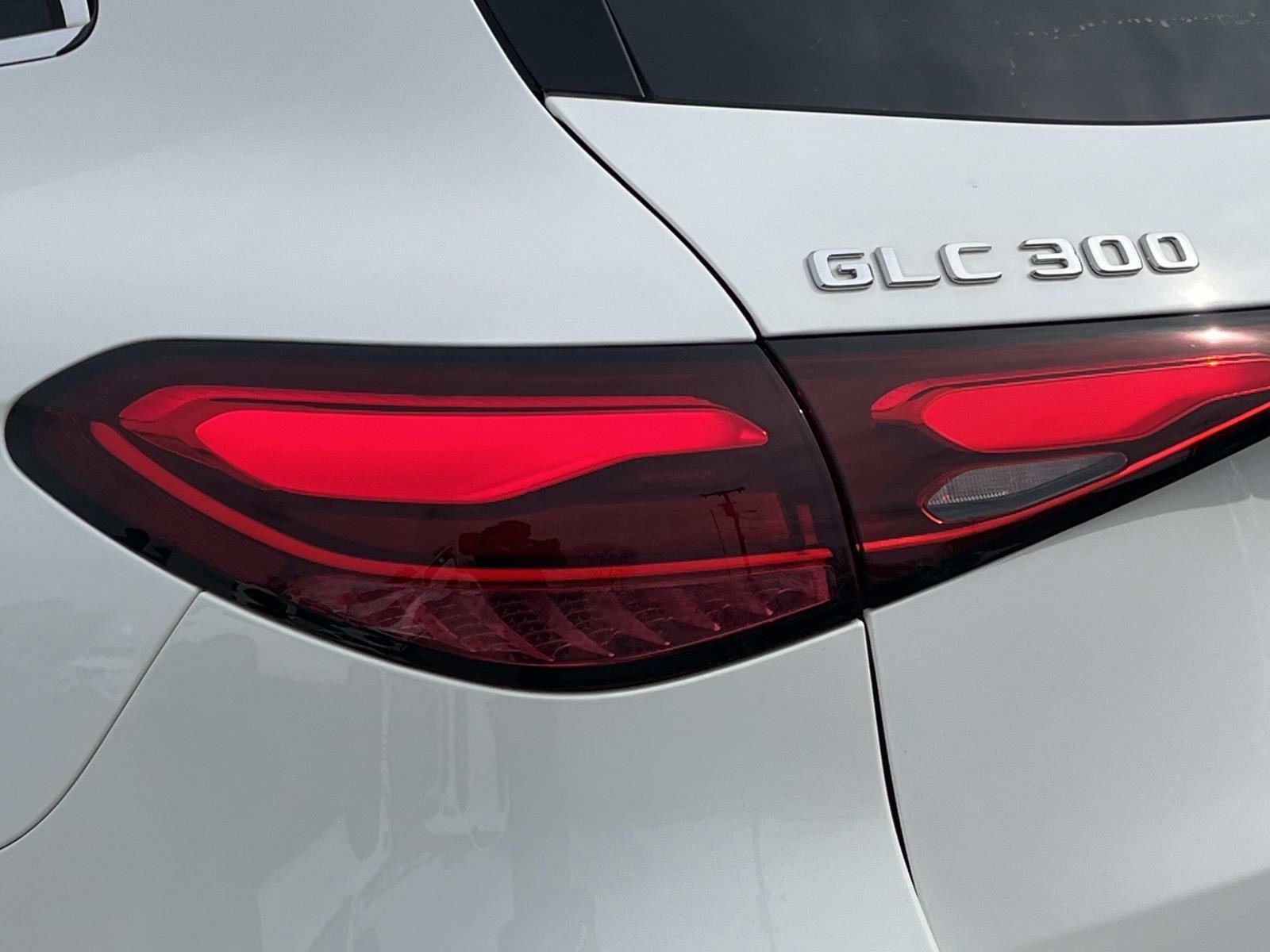 Certified 2025 Mercedes-Benz GLC 300 image 9