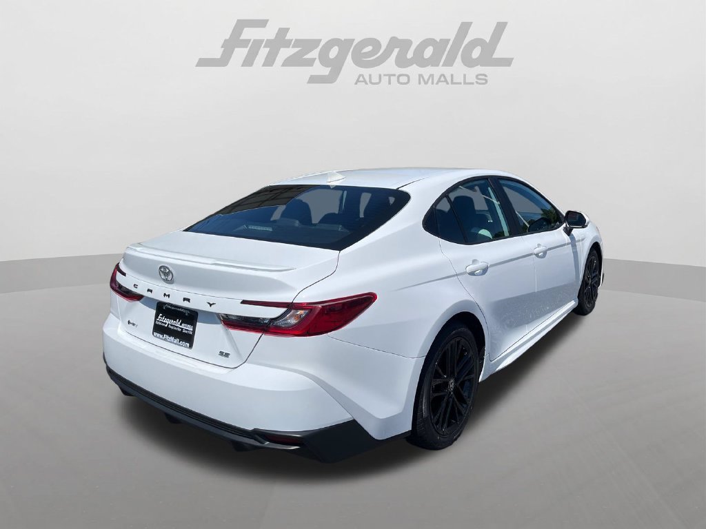 Used 2025 Toyota Camry SE FWD image 8