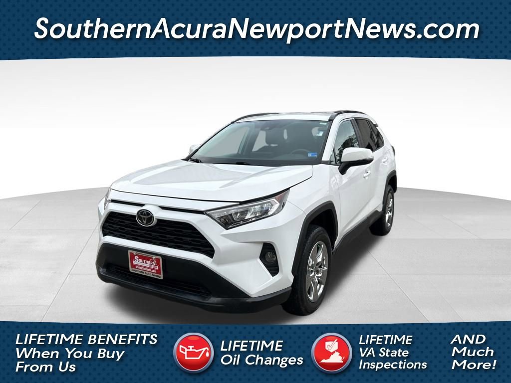 Used 2021 Toyota RAV4 XLE FWD image 1