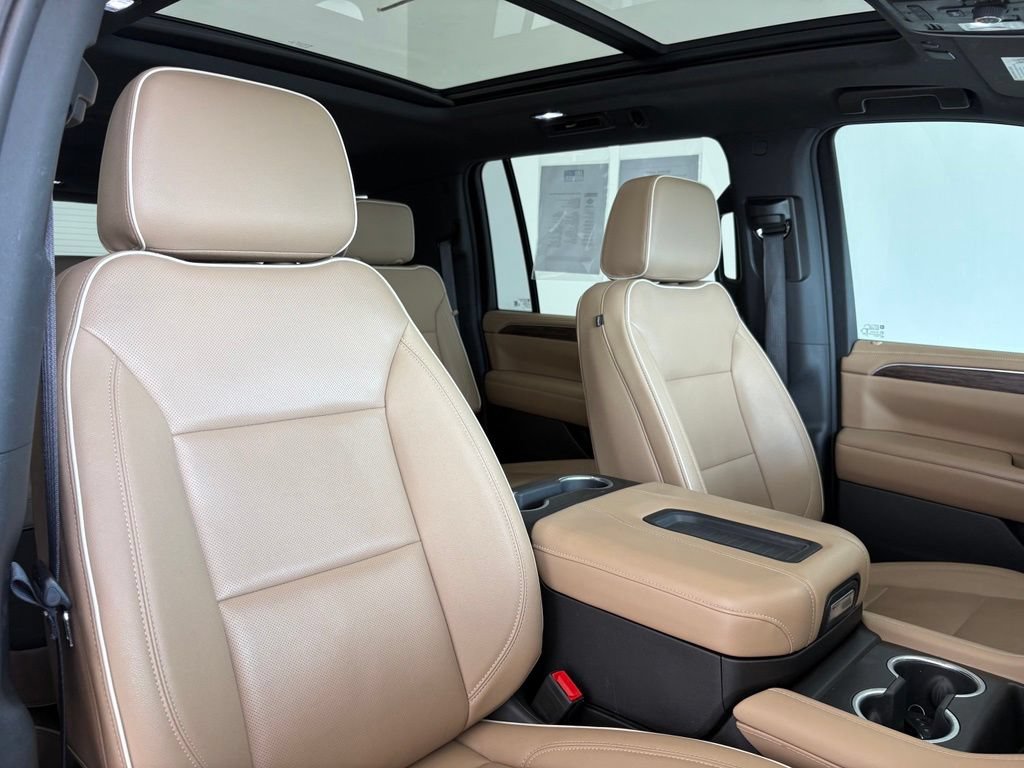 Used 2023 Chevrolet Suburban Premier AWD/4WD image 48