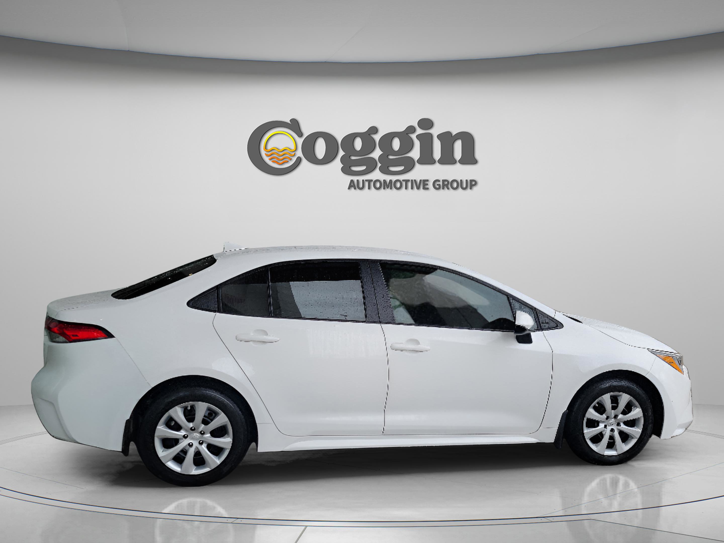 Certified 2022 Toyota Corolla LE image 4